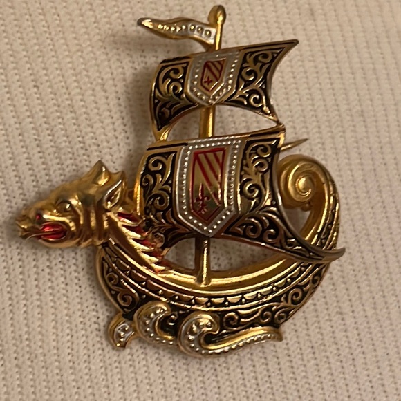 Vtg Damascene style dragon ship, brooch, pin in gold tone Spanish Galleon EUC - Picture 2 of 7